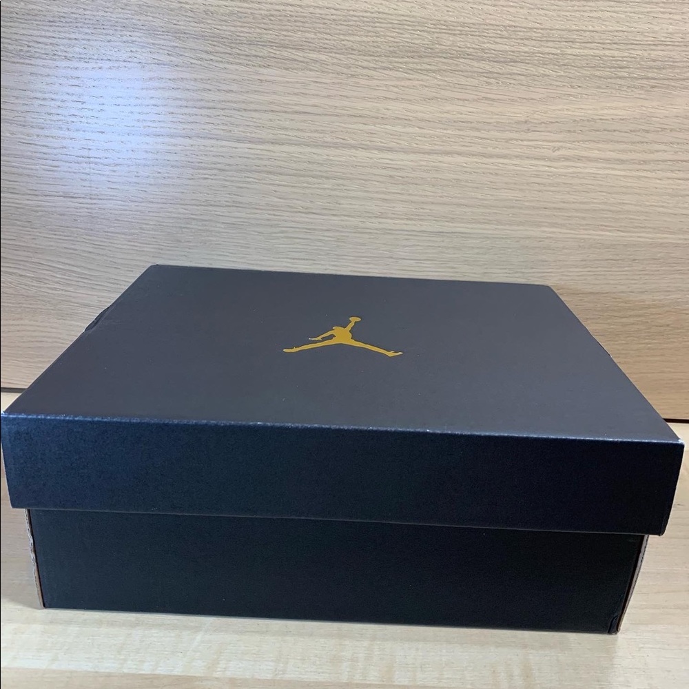 Jordan 1 Mid “Light Smoke Grey” - Picture 6 of 6